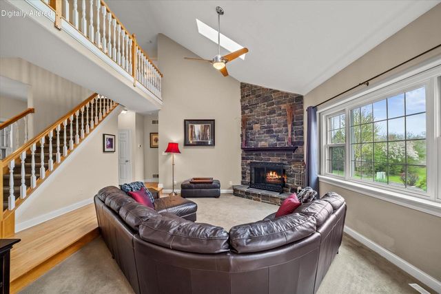 12355 Whitaker AVENUE, Greenfield, WI 53228