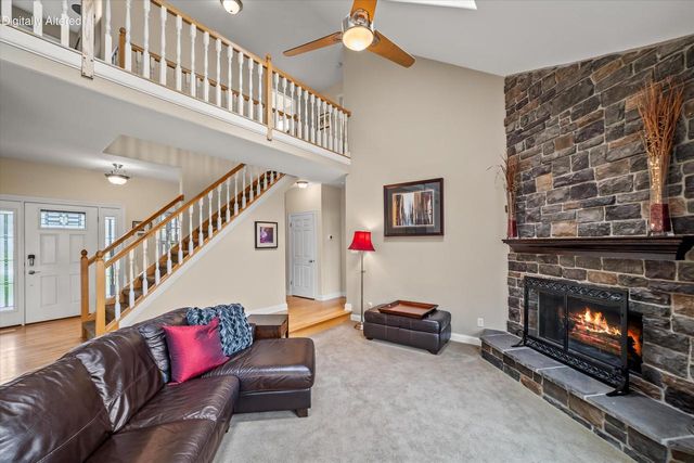 12355 Whitaker AVENUE, Greenfield, WI 53228