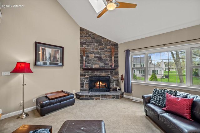 12355 Whitaker AVENUE, Greenfield, WI 53228