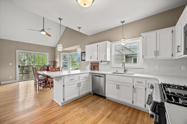 12355 Whitaker AVENUE, Greenfield, WI 53228