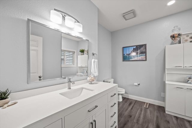 12355 Whitaker AVENUE, Greenfield, WI 53228