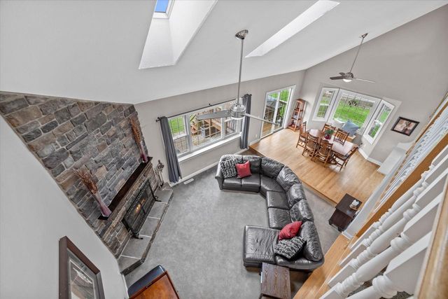 12355 Whitaker AVENUE, Greenfield, WI 53228