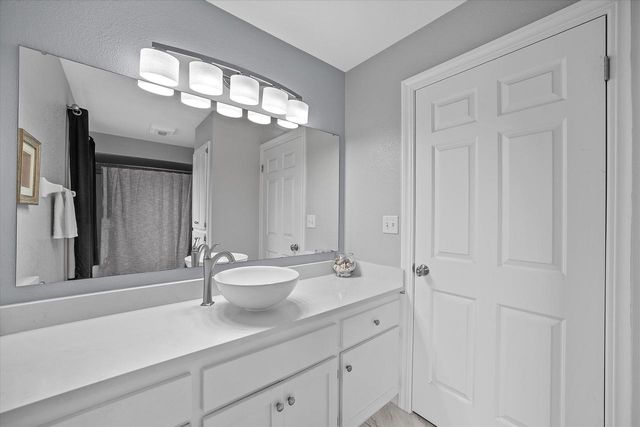 12355 Whitaker AVENUE, Greenfield, WI 53228
