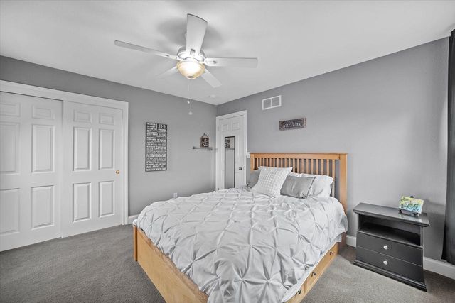 12355 Whitaker AVENUE, Greenfield, WI 53228