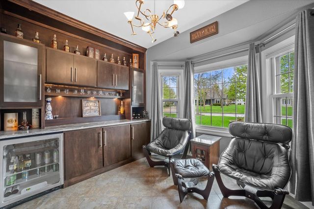 12355 Whitaker AVENUE, Greenfield, WI 53228