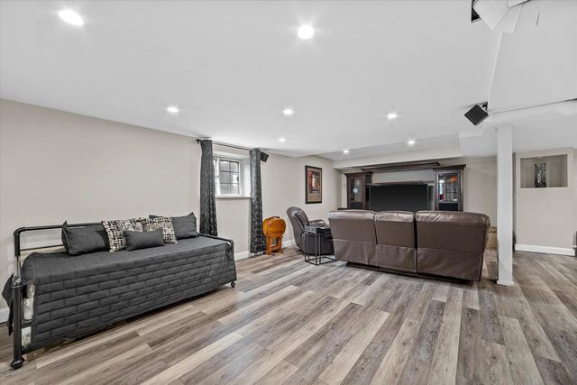 12355 Whitaker AVENUE, Greenfield, WI 53228