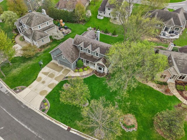 12355 Whitaker AVENUE, Greenfield, WI 53228