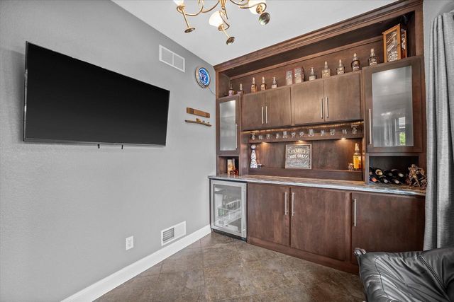 12355 Whitaker AVENUE, Greenfield, WI 53228