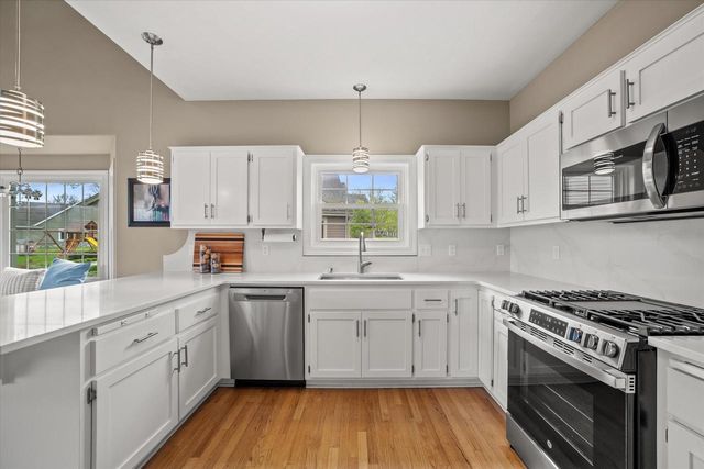 12355 Whitaker AVENUE, Greenfield, WI 53228