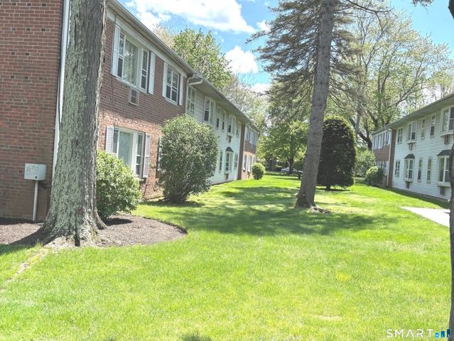 117 Shadow Lane B2, West Hartford, CT 06110