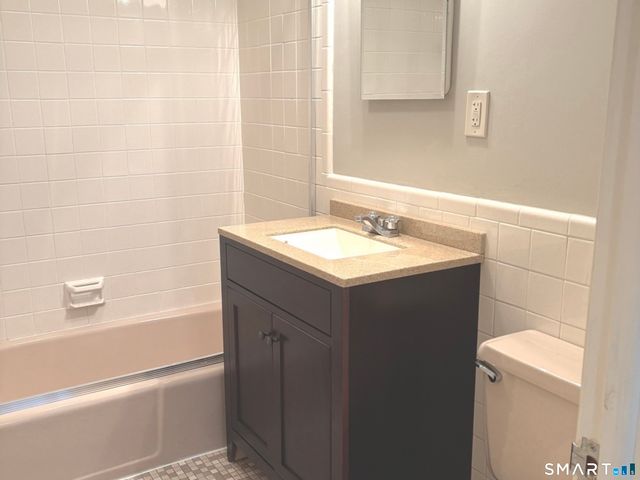 117 Shadow Lane B2, West Hartford, CT 06110