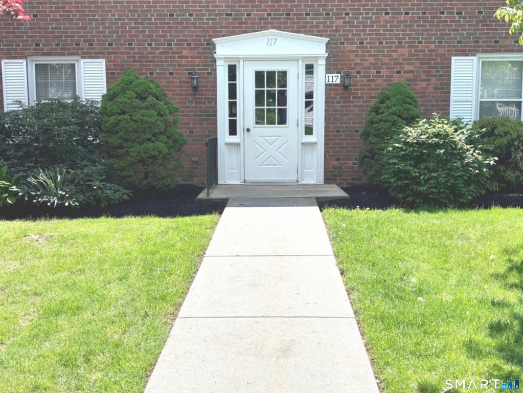 117 Shadow Lane B2, West Hartford, CT 06110