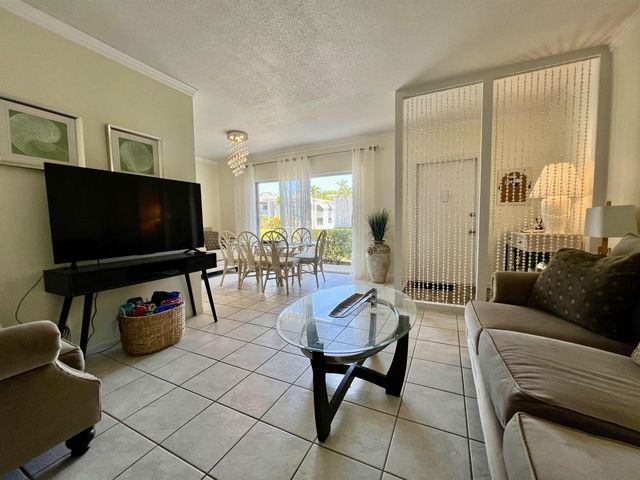 4201 S Ocean Boulevard, South Palm Beach, FL 33480
