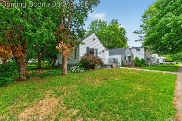 7203 Orchard Avenue, Warren, MI 48091