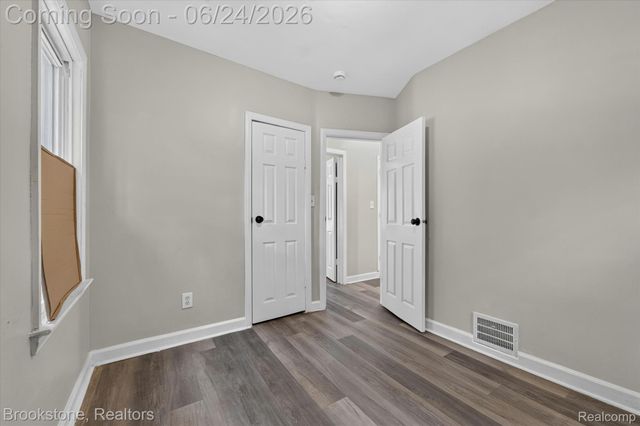 7203 Orchard Avenue, Warren, MI 48091