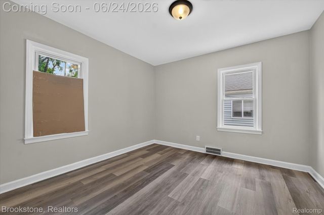 7203 Orchard Avenue, Warren, MI 48091