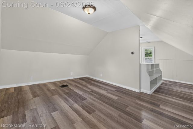 7203 Orchard Avenue, Warren, MI 48091
