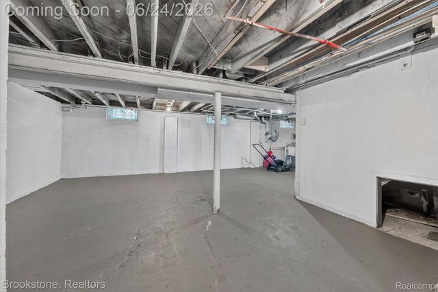 7203 Orchard Avenue, Warren, MI 48091