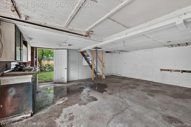 7203 Orchard Avenue, Warren, MI 48091