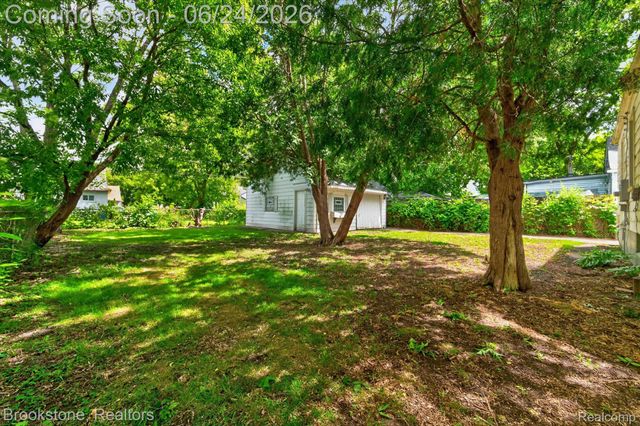 7203 Orchard Avenue, Warren, MI 48091