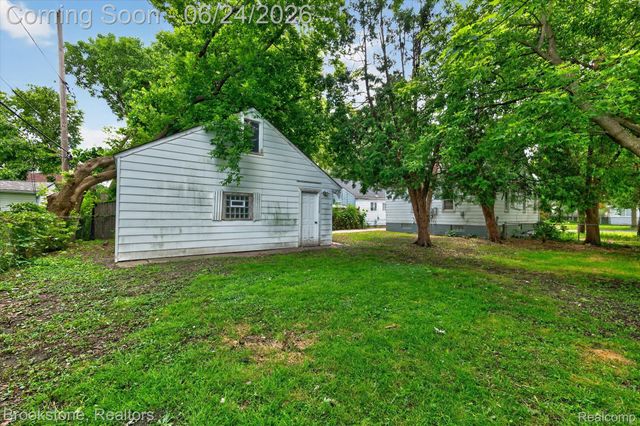 7203 Orchard Avenue, Warren, MI 48091