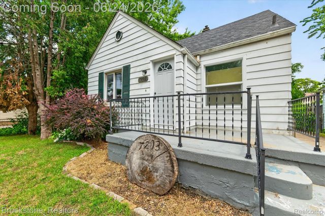 7203 Orchard Avenue, Warren, MI 48091