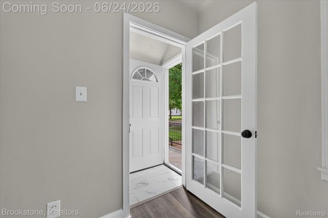 7203 Orchard Avenue, Warren, MI 48091