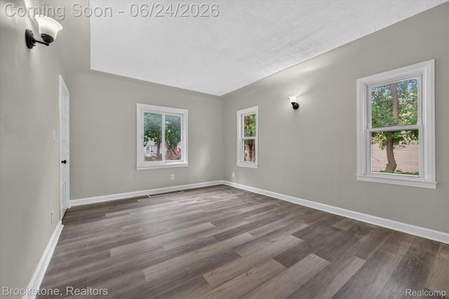 7203 Orchard Avenue, Warren, MI 48091