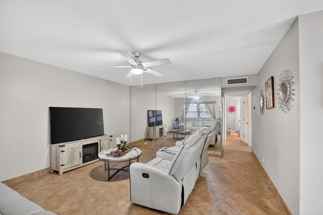 743 Burgundy P, Delray Beach, FL 33484