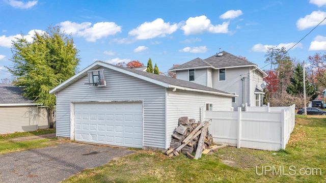 529 Harding Avenue, Kingsford, MI 49802