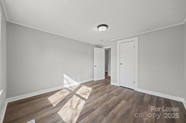 1127 W 5th Avenue, Gastonia, NC 28052