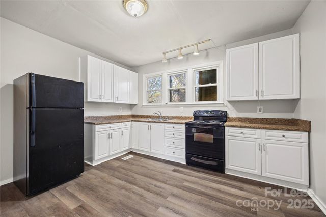 1127 W 5th Avenue, Gastonia, NC 28052