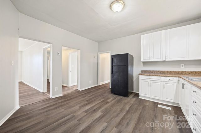 1127 W 5th Avenue, Gastonia, NC 28052