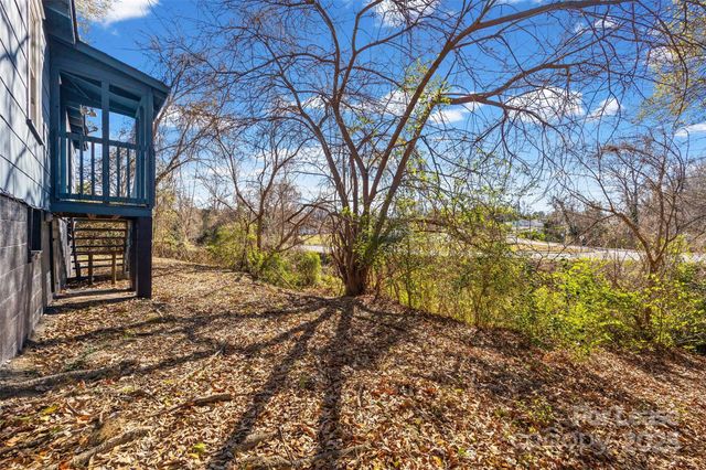 1127 W 5th Avenue, Gastonia, NC 28052