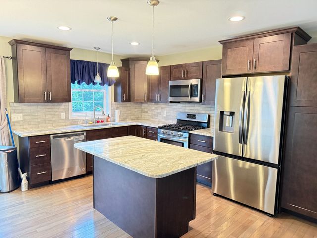 152 Sargent St, Belchertown, MA 01007