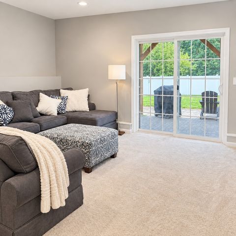 152 Sargent St, Belchertown, MA 01007