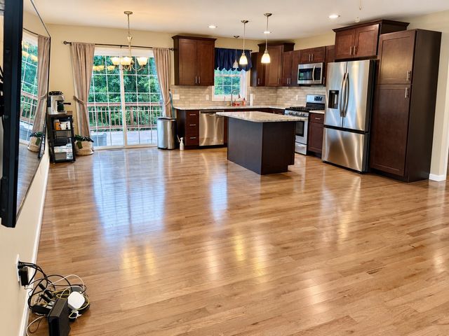 152 Sargent St, Belchertown, MA 01007
