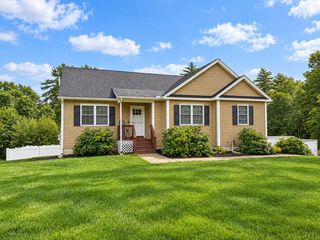 152 Sargent St, Belchertown, MA 01007