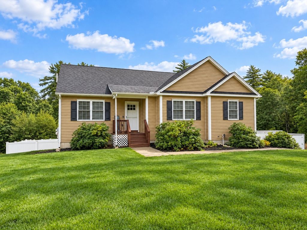 152 Sargent St, Belchertown, MA 01007