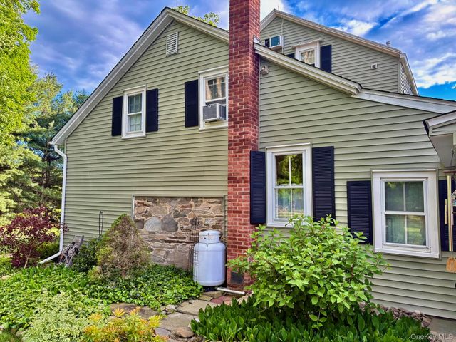 2303 Salt Point Turnpike, Clinton Corners, NY 12514