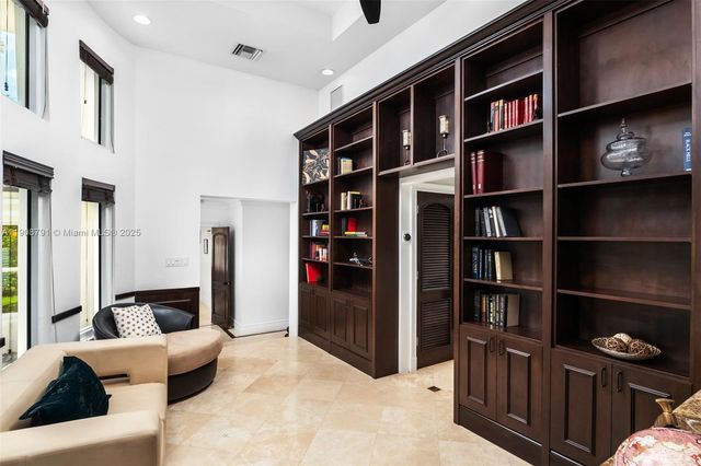 1051 NE 89th St, Miami, FL 33138