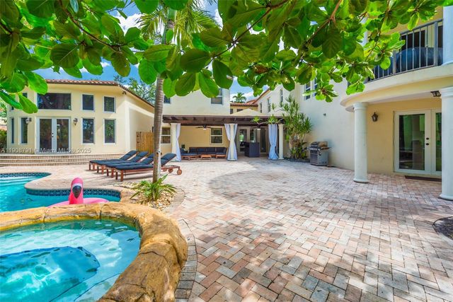 1051 NE 89th St, Miami, FL 33138