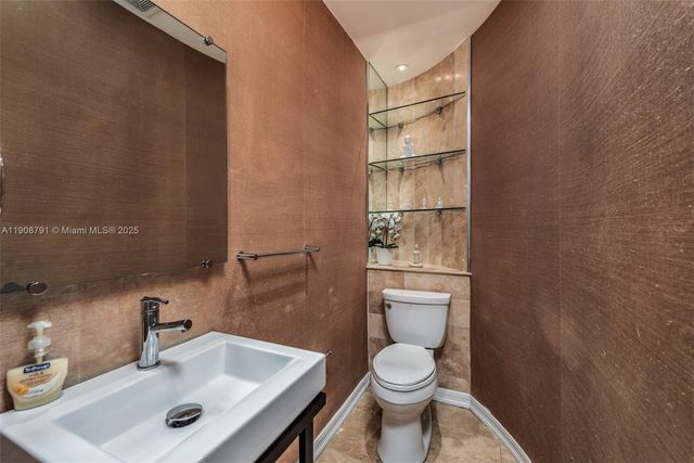 1051 NE 89th St, Miami, FL 33138