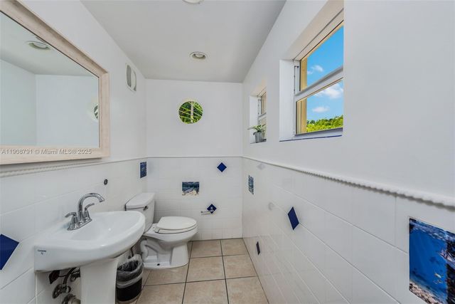 1051 NE 89th St, Miami, FL 33138