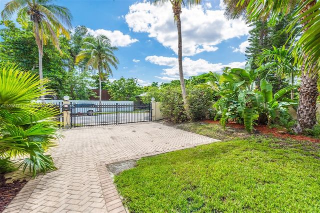 1051 NE 89th St, Miami, FL 33138