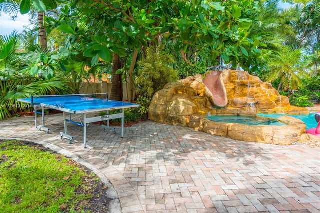 1051 NE 89th St, Miami, FL 33138