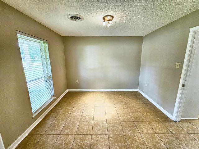 3040 Longwood Lane, Dickinson, TX 77539