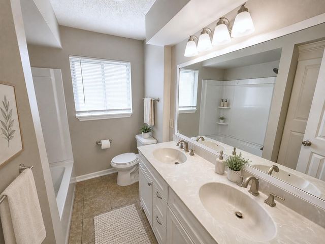 3040 Longwood Lane, Dickinson, TX 77539