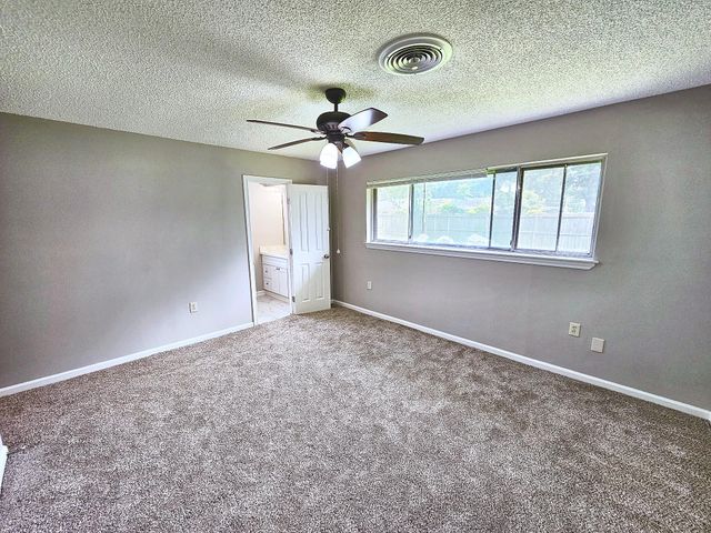 3040 Longwood Lane, Dickinson, TX 77539
