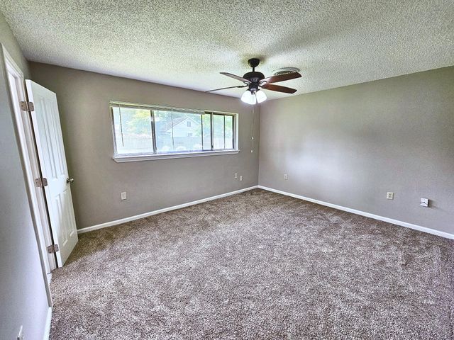 3040 Longwood Lane, Dickinson, TX 77539